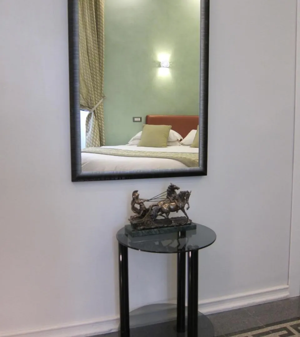 Collina Suites Roma 2*,  Italia